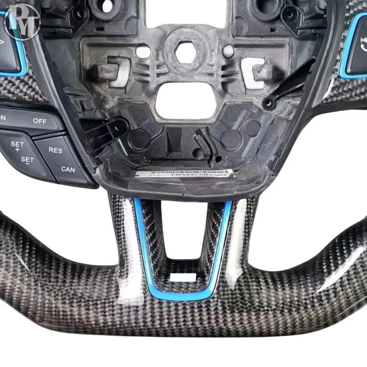 Custom ratt i karbonstil til Ford Focus MK3