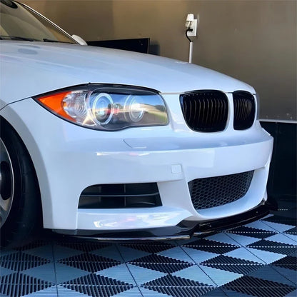 Frontleppe for BMW 1-serie E82/E88 (2008–2013) – Sort eller Karbonlook