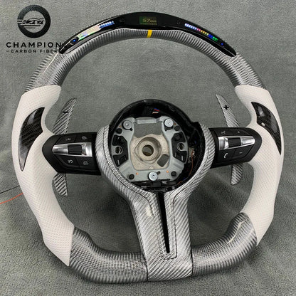 Custom BMW F-serie ratt med karbon-look og LED-display