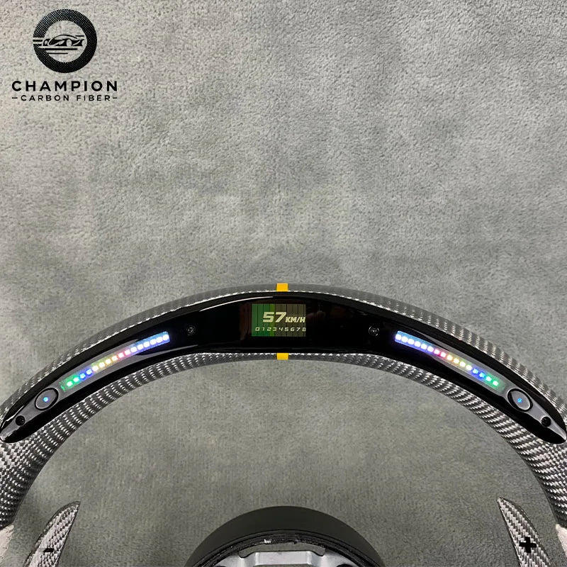 Custom BMW F-serie ratt med karbon-look og LED-display